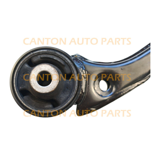 Pair Front Lower Control Arms w/o Ball Joint for Honda CRV RD4 RD5 RD7 2001-06 Bush