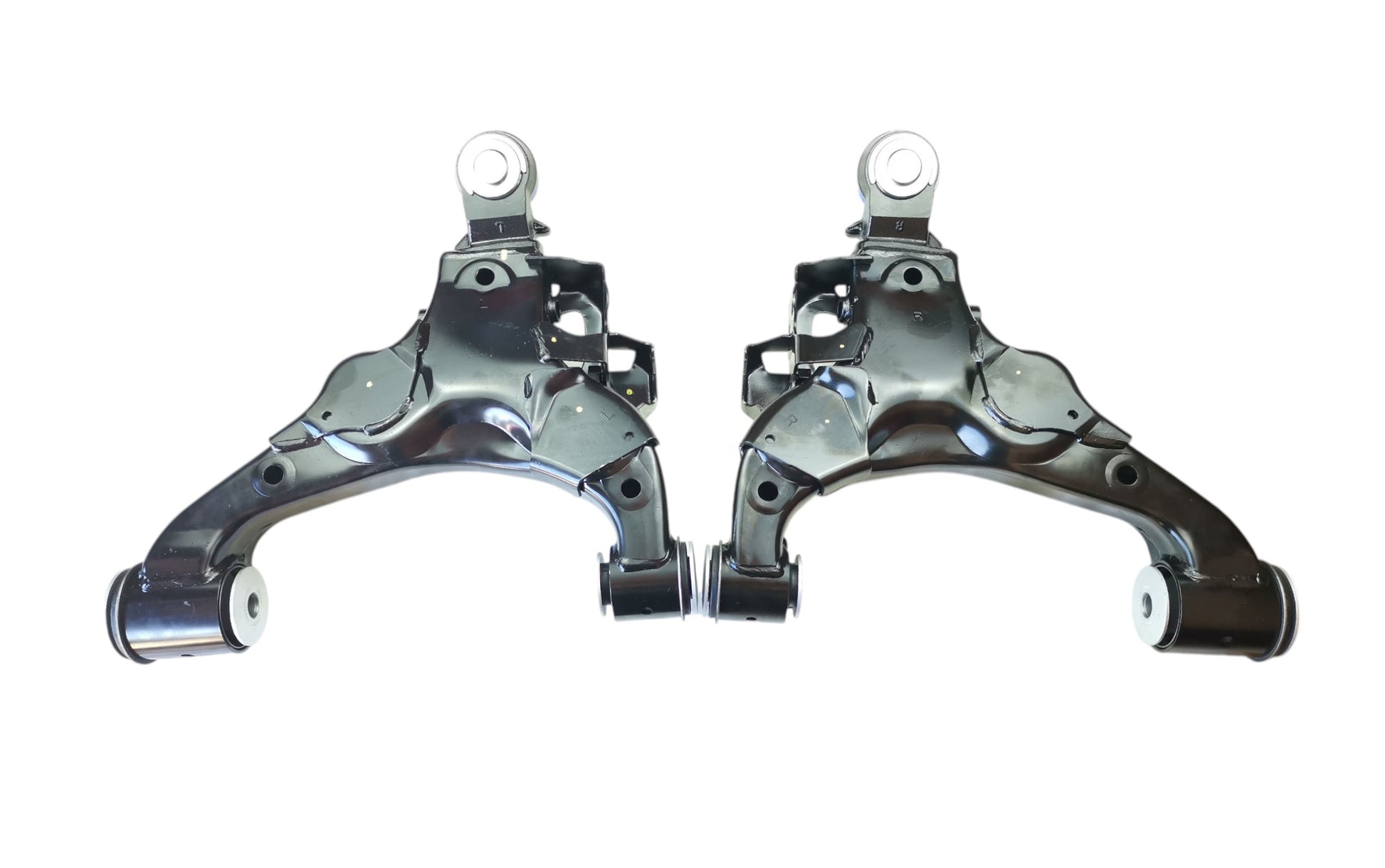 Pair Front Lower Control Arm For Toyota Landcruiser UZJ200 VDJ200 2007-ON